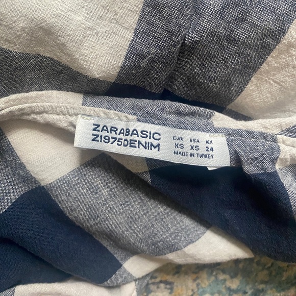 Gingham Off-Shoulder Top - Picture 2 of 2